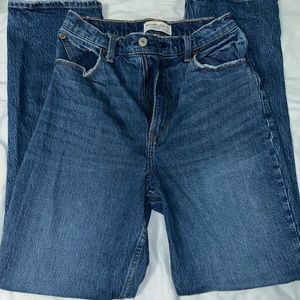 Abercrombie & Fitch Curve Love '90s Straight Ultra High Rise Jeans